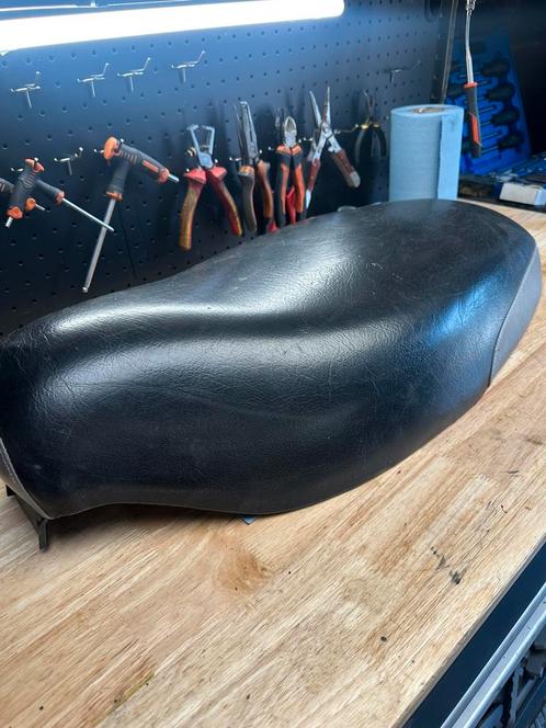 Piaggio Skipper zadel, Motoren, Tuning en Styling, Ophalen of Verzenden
