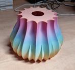 Kleurrijke / regenboogkleur  3D geprinte lampenkap, Huis en Inrichting, Lampen | Lampenkappen, Rond, Nieuw, Ophalen of Verzenden