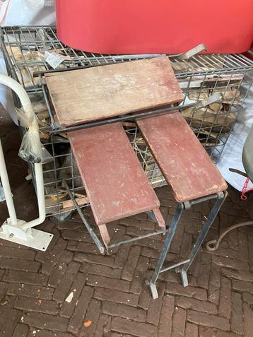 3 Ouderwetse Ladderbankjes beschikbaar voor biedingen