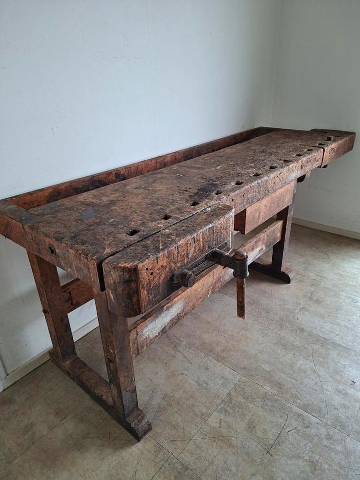 ULMIA OUD HOUTEN WERKBANK BANKSCHROEVEN EN LADE, Doe-het-zelf en Verbouw, Werkbanken, Gebruikt, 70 tot 120 cm, Bankschroef, Ophalen