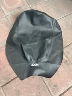 Zadelhoes Sym mio, Fietsen en Brommers, Brommeronderdelen | Scooters, Ophalen, Nieuw, Zadel, SYM