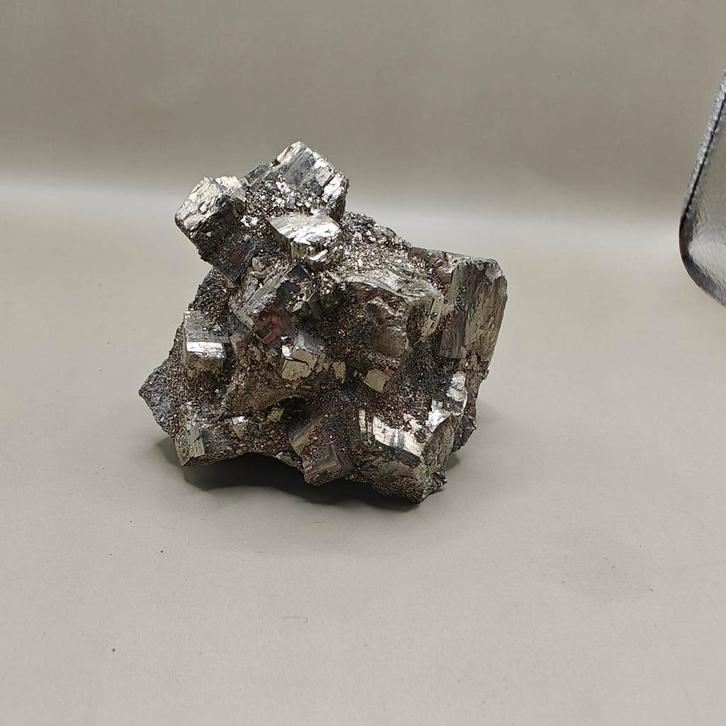 Gouden Pyriet Mineraal, Verzamelen, Mineralen en Fossielen, Mineraal, Ophalen of Verzenden