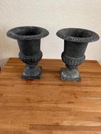 2x gietijzeren bloempot , Medeci ?? , Franse vaas , bokaal ., Gebruikt, Rond, Metaal, Tuin