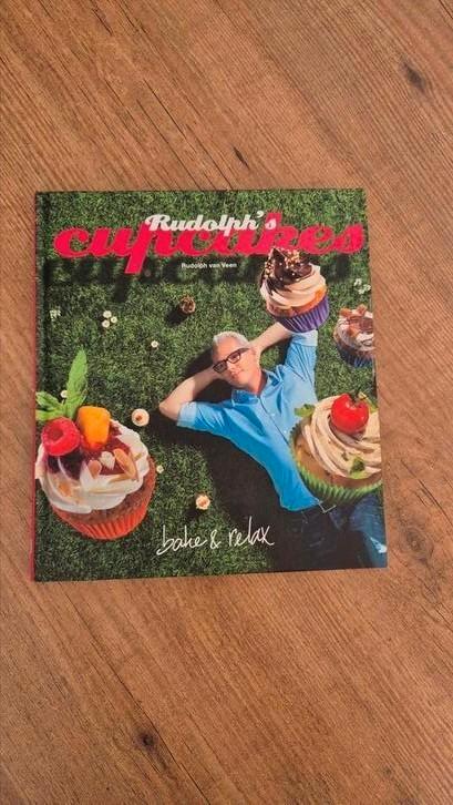 Rudolph van Veen - Rudolph's cupcakes, Boeken, Kookboeken, Zo goed als nieuw, Ophalen of Verzenden