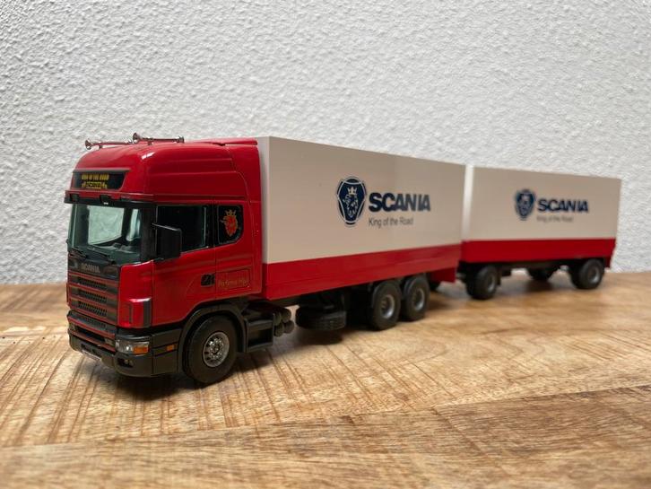 Tekno Scania 4 serie 144L van På Små Hjul demo, Hobby en Vrije tijd, Modelauto's | 1:50, Zo goed als nieuw, Bus of Vrachtwagen