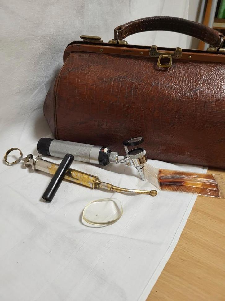 Vintage Bruine Handtas / Dokterstas antieke dokterstas    e, Sieraden, Tassen en Uiterlijk, Tassen | Damestassen, Gebruikt, Handtas