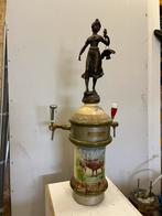 Antieke Bierpomp met Bronzen Beeld, Ophalen