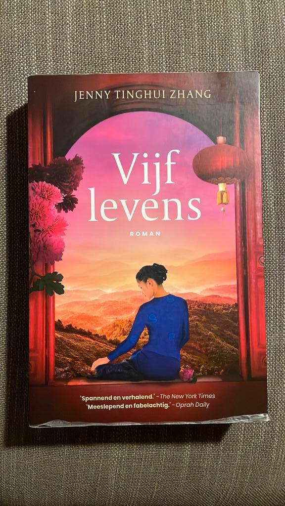 Jenny Tinghui Zhang - Vijf levens, Boeken, Literatuur, Zo goed als nieuw, Amerika, Ophalen of Verzenden