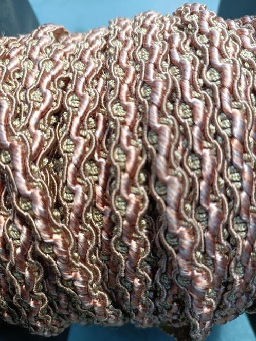 Vintage fournituren sierband roze goud 8 mm (SF1), Hobby en Vrije tijd, Naaien en Fournituren, Nieuw, Lint, Band of Elastiek, Ophalen of Verzenden
