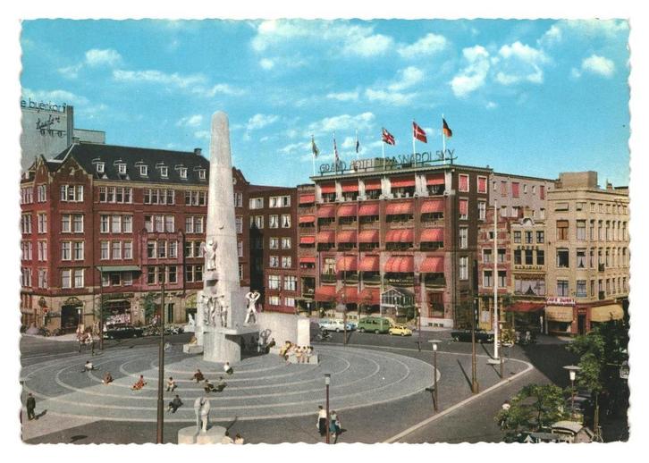 982582	Amsterdam	NH jr 60 70	Dam	Nette oude kaart Onbeschr, Verzamelen, Ansichtkaarten | Nederland, Ongelopen, Noord-Holland, 1960 tot 1980