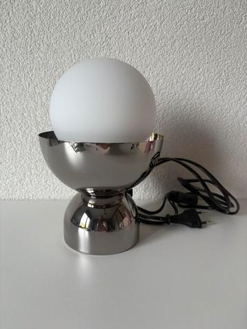 IKEA Ackja tafellamp vernikkeld + Trådfri led lamp beschikbaar voor biedingen