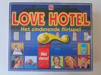 Love hotel. Het zinderende flirtspel. Spel is nieuw., Vijf spelers of meer, Ophalen, Nieuw