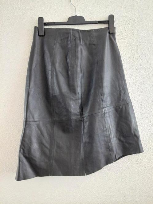 Leren rok onderdekniel.61tot67cm WE 36 zwart 3xGedragen ZGAN, Kleding | Dames, Rokken, Zo goed als nieuw, Maat 36 (S), Zwart, Onder de knie