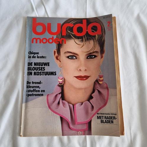 Burda februari 1983 modetijdschrift kledingpatronen vintage, Hobby en Vrije tijd, Kledingpatronen, Zo goed als nieuw, Vrouw, Burda