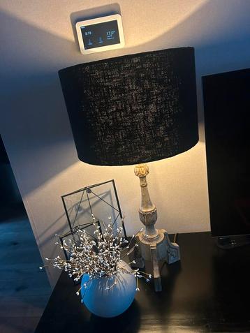 Zwarte jute lampenkap beschikbaar voor biedingen