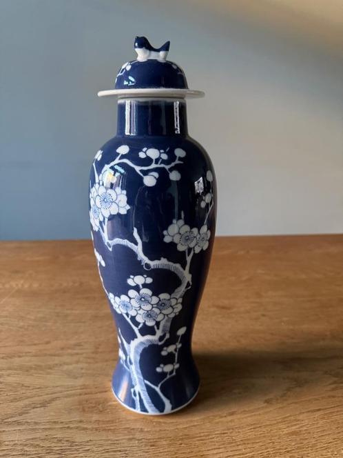 Antiek blauw met wit porseleinen Chinese vaas, Antiek en Kunst, Antiek | Vazen, Ophalen of Verzenden