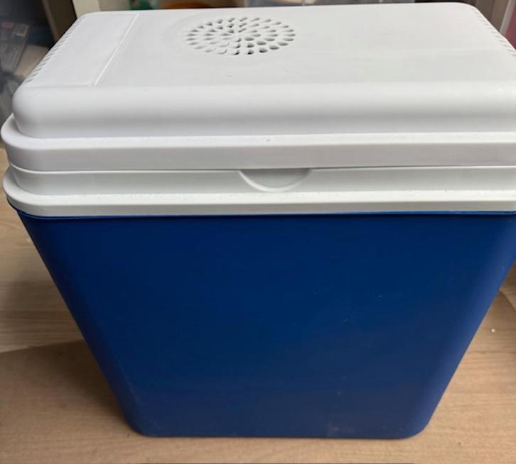 Koelbox Met Auto aansluiting 12 V - 24L inhoud, Caravans en Kamperen, Koelboxen, Nieuw, Koelbox, Elektrisch, Ophalen of Verzenden
