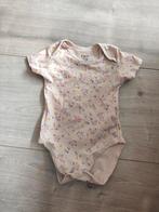 Leuke romper maat 74/80 b-baby, Ophalen of Verzenden, Zo goed als nieuw, Meisje, Nacht- of Onderkleding