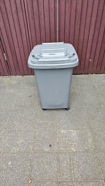 Mini container  beschikbaar voor biedingen