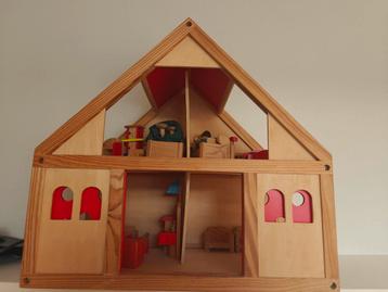 Houten Poppenhuis met Meubels beschikbaar voor biedingen