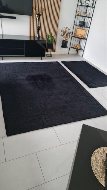 Zwart Tapijt - Groot & Klein beschikbaar voor biedingen