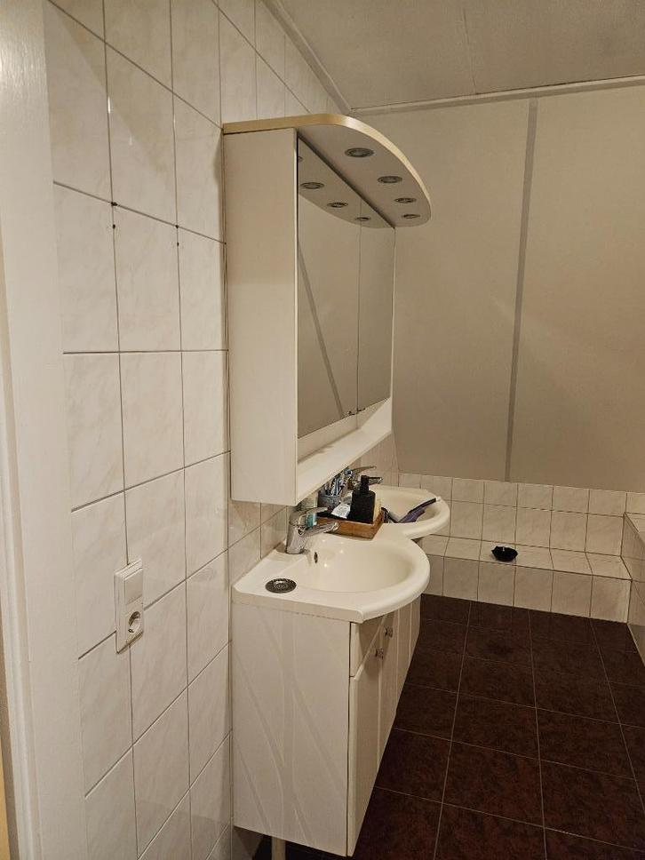 bijna gratis badkamermeubel ligbad glazen deur, Huis en Inrichting, Badkamer | Complete badkamers, Gebruikt, Ophalen