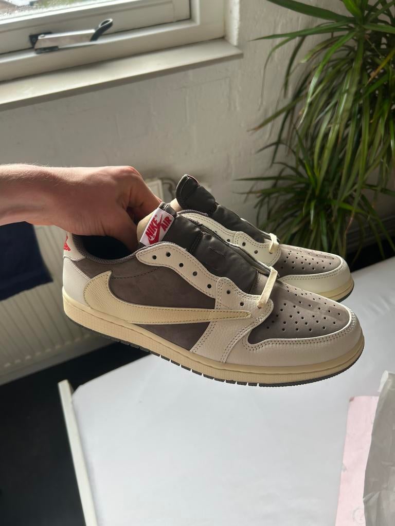 Jordan 1 Low Travis Scott Reverse Mocha, Ophalen of Verzenden, Zo goed als nieuw, Bruin