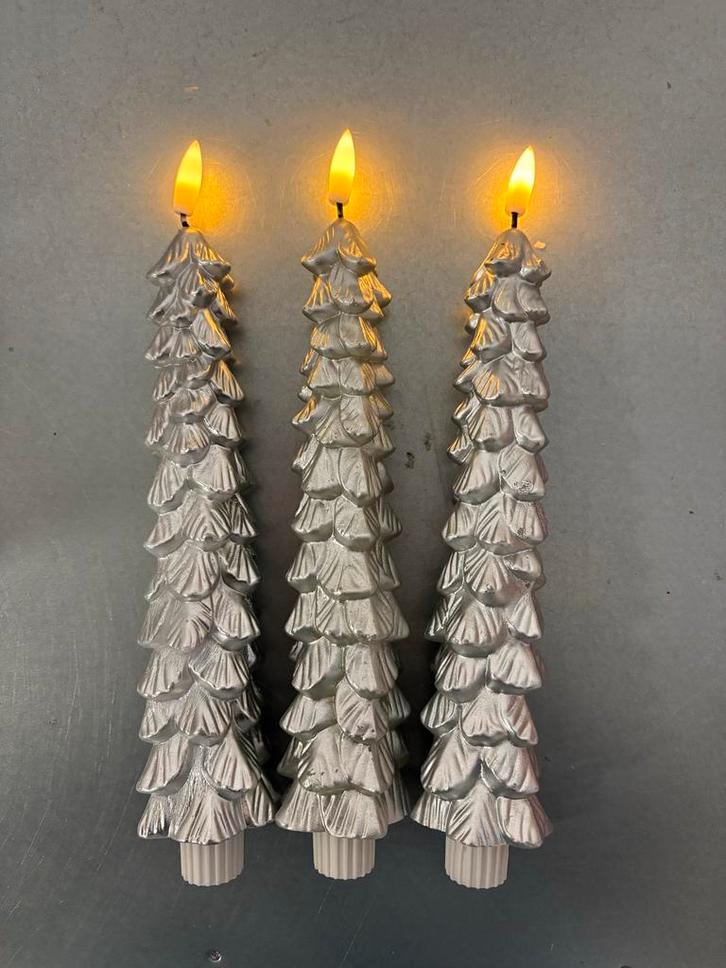Zilveren LED Kerstboomkaarsen - Set van 3 met Timer, Huis en Inrichting, Woonaccessoires | Kandelaars en Kaarsen, Zo goed als nieuw
