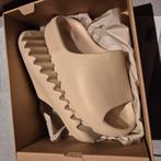 Yeezy Slide Bone (Meerdere maten), Kleding | Heren, Schoenen, Ophalen of Verzenden, Nieuw