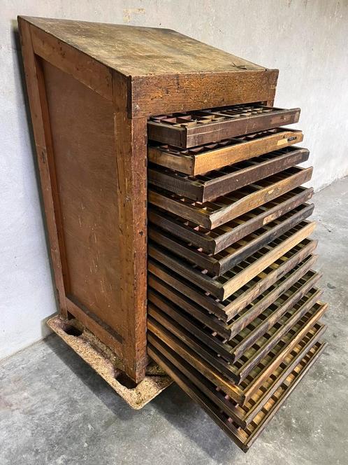 UNIEK Antieke LADEKAST KNUTSELKAST 14 laden, 3 met letters, Antiek en Kunst, Antiek | Meubels | Kasten, Ophalen