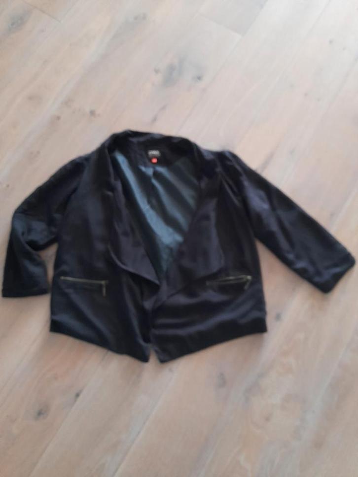 Bijna gratis zgan Only Dames blazer maat 42 zwart,, Kleding | Dames, Jasjes, Kostuums en Pakken, Zo goed als nieuw, Jasje, Maat 42/44 (L)