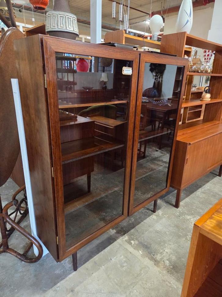Vintage vitrinekast palisander uit Denemarken, Huis en Inrichting, Kasten | Vitrinekasten, Gebruikt, 100 tot 150 cm, 25 tot 50 cm