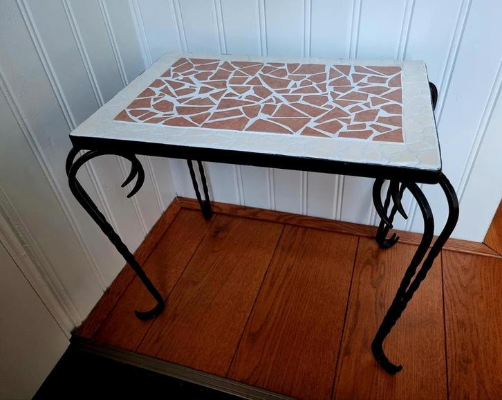 Retro smeedijzeren bijzettafeltje, Huis en Inrichting, Tafels | Sidetables, Gebruikt, 25 tot 50 cm, Minder dan 50 cm, Rechthoekig