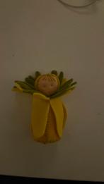 Vilten narcis kindje jaartafel/seizoenstafel, Hobby en Vrije tijd, Vilt, Ophalen of Verzenden, Zo goed als nieuw, Figuurtje(s)