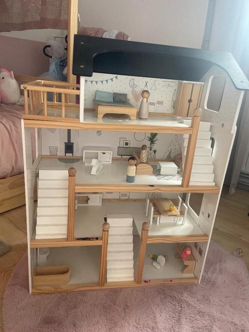 Petite amelie poppenhuis met meubels en poppetjes, Kinderen en Baby's, Speelgoed | Poppenhuizen, Gebruikt, Poppenhuis, Ophalen