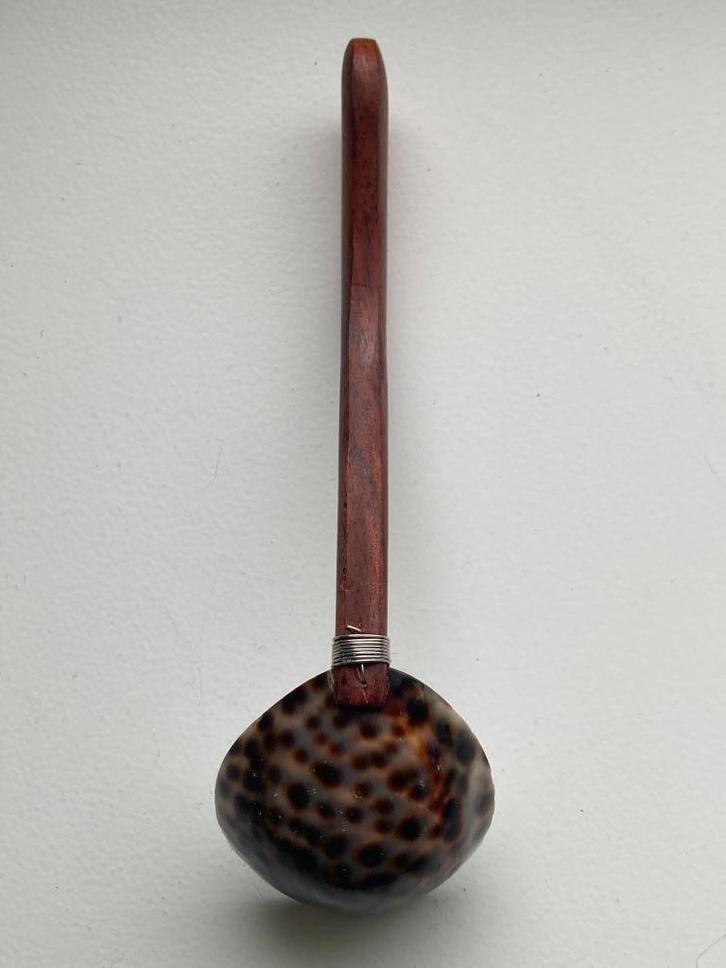 Lepel/theelepel met houten steel en schelp, Huis en Inrichting, Keuken | Bestek, Nieuw, Los bestek, Overige materialen, Ophalen of Verzenden