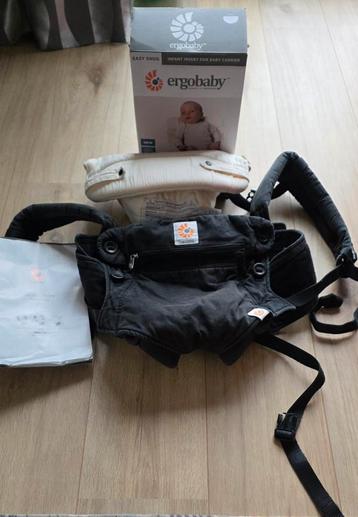Ergobaby Draagzak van 5 tot 50 kg + Newborn Inzet wit beschikbaar voor biedingen