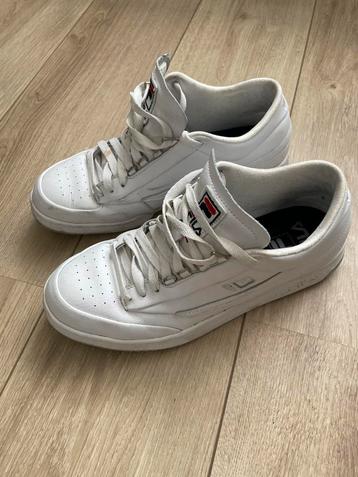 Mooie witte FILA sneakers, maat 43 beschikbaar voor biedingen