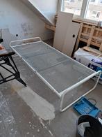 2 1 persoonsbedden, stalen frame, ondervouwbaar, Huis en Inrichting, Slaapkamer | Bedden, Ophalen, Gebruikt, 90 cm, Wit
