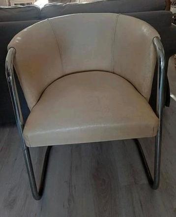 Oude bauhaus buizen stoel beschikbaar voor biedingen