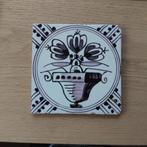 Tulpen in vaas. Tegel, Antiek en Kunst, Ophalen of Verzenden