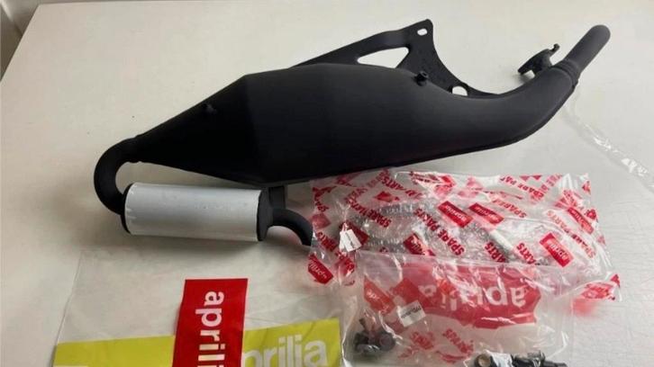 Aprilia sr uitlaat voor minarelli horizontaal blok., Fietsen en Brommers, Brommeronderdelen | Scooters, Nieuw, Aprilia, Uitlaat