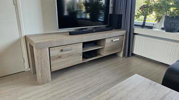 Tv meubel beschikbaar voor biedingen