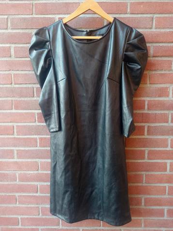 Nieuwe lederlook jurk Pescara maat M beschikbaar voor biedingen