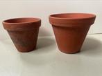 2 terracotta bloempotten, Ophalen of Verzenden
