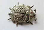 Grote broche dun metalen kever met roze oogjes, Ophalen, Zo goed als nieuw, Zilver, Overige materialen