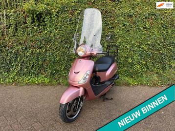 SYM Fiddle 2 EURO4 Scooter Rose Gold BETAAL met in3 beschikbaar voor biedingen