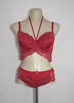 Driedelige rode set met kant en borduursels van Hunkemöller, Kleding | Dames, Ondergoed en Lingerie, Verzenden, Rood, Setje