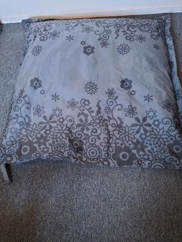 Zgan zeer grote zitzak binnen/buiten 136x136 beschikbaar voor biedingen