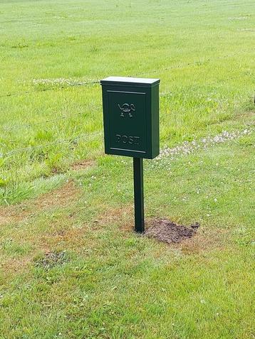 Brievenbus op poot  beschikbaar voor biedingen